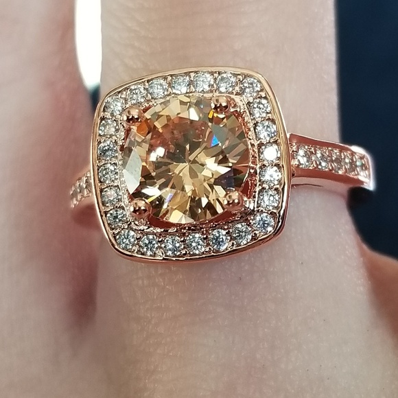 Jewelry - 🆕️Stunning Rose Gold - Morganite & AAA+++ CZ Ring